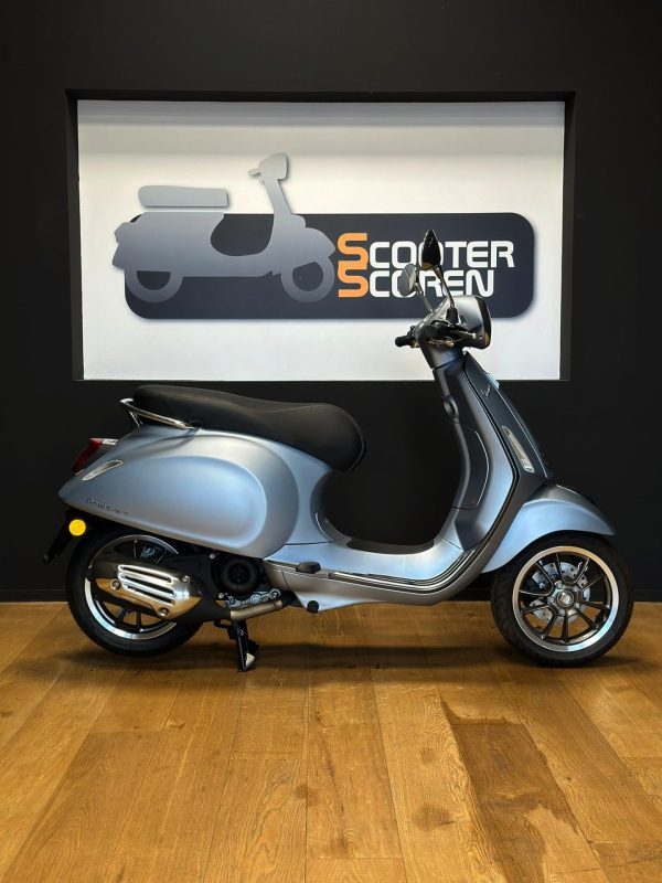 Vespa primavera sport